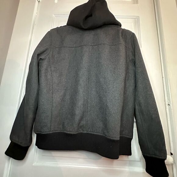 Guess Quilted Bomber w/ Hoodie Inset Size Large - Picture 10 of 10